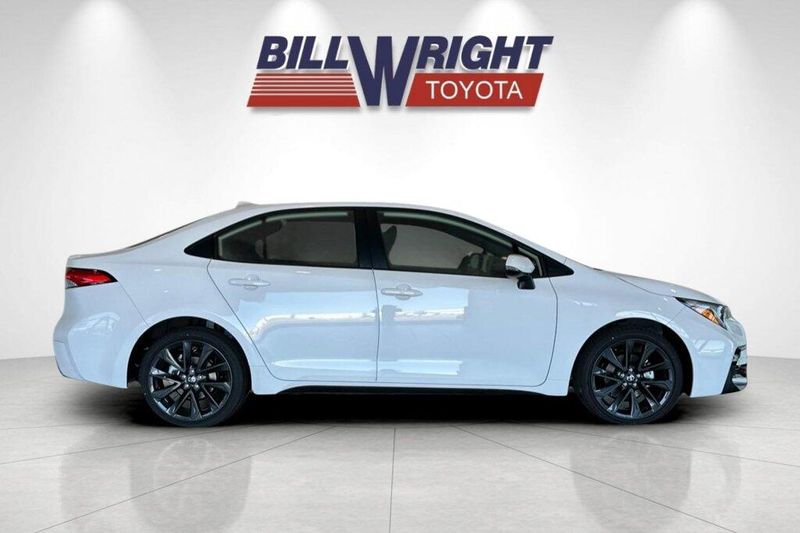 New 2027 Toyota Corolla SEImage 2