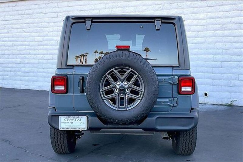 2025 Jeep Wrangler Unlimited Sport S photo 3