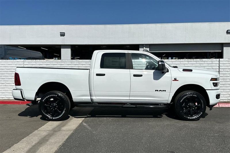 2025 Ram 2500 Big Horn photo 3