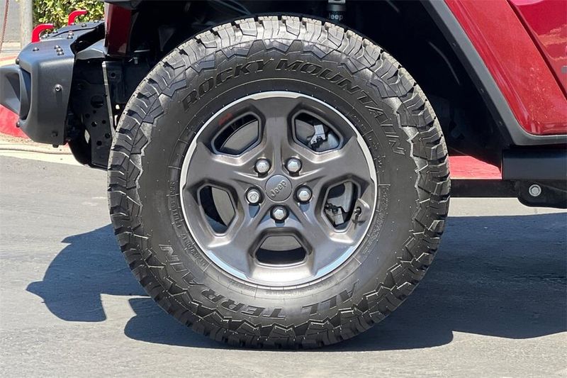 2021 Jeep Gladiator Rubicon photo 25
