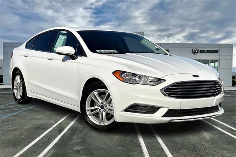 2018 Ford Fusion SEImage 12