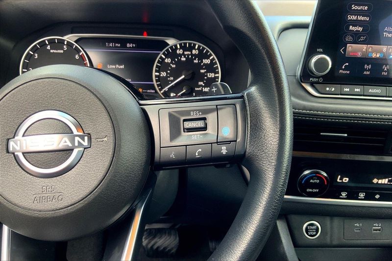 2023 Nissan Rogue SV photo 19