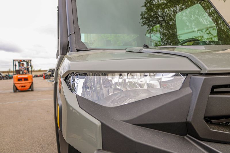 NEW 2027 POLARIS RANGER CREW XP 1000 CAB Image 3