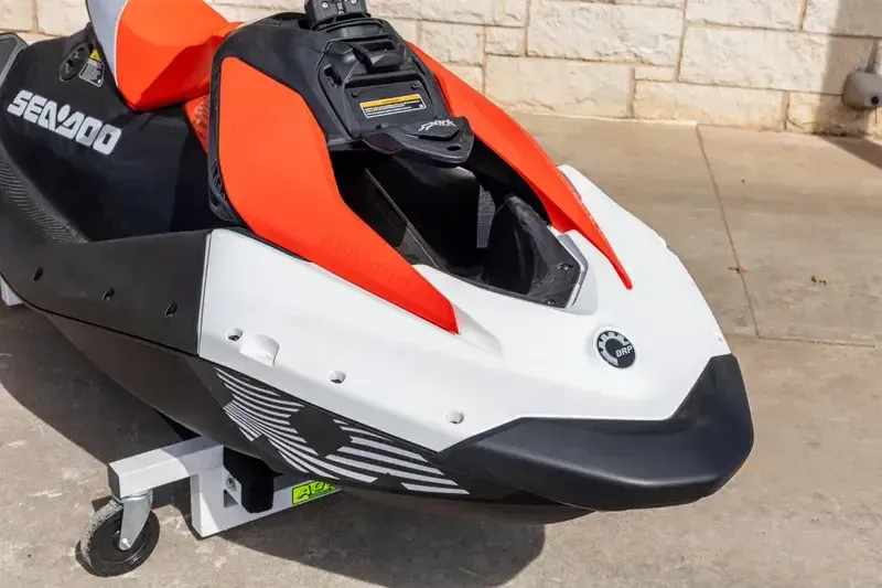 2025 SEADOO SPARK TRIXX FOR 3 WITH SOUND SYSTEM DRAGON RED AND WHITE Image 13
