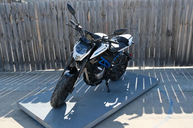 USED 2024 CFMOTO 300NK Image 7