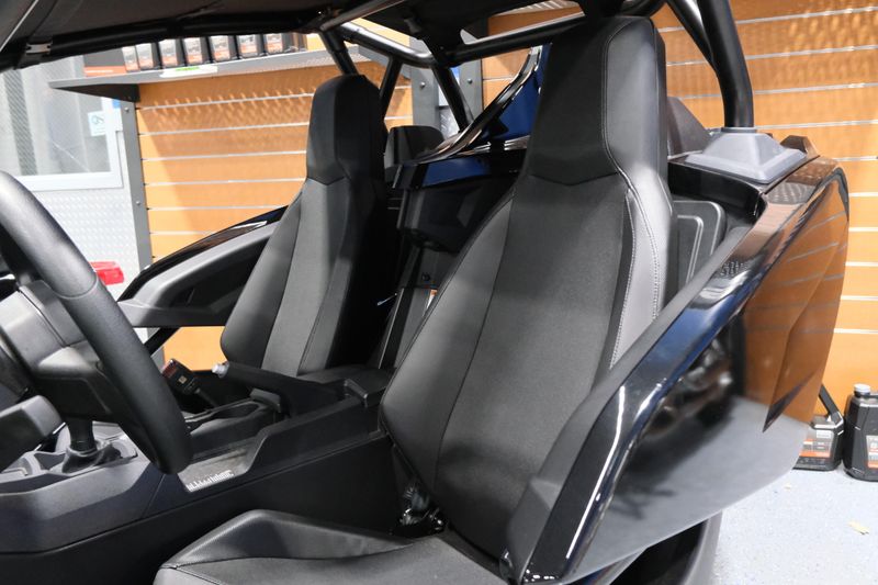 NEW 2026 POLARIS SLINGSHOT S Image 3