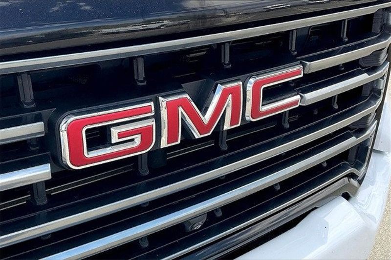 2022 GMC Sierra 2500HD AT4Image 30