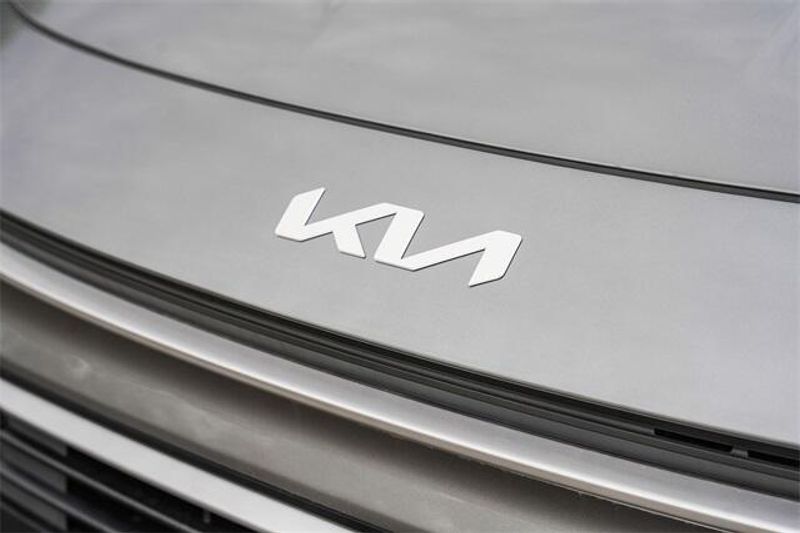 2025 Kia Niro EXImage 17