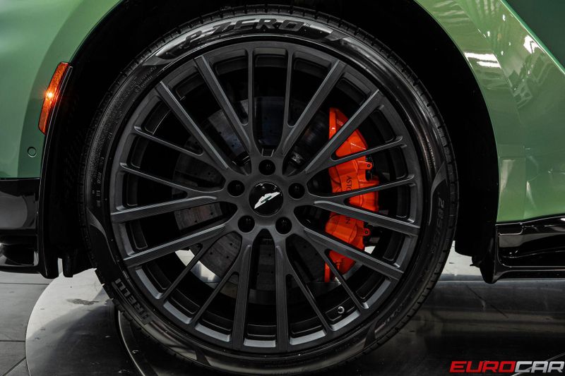 2023 Aston Martin DBX 707 *SPECIAL FACTORY PAINT * PANORAMIC ROOF*Image 21