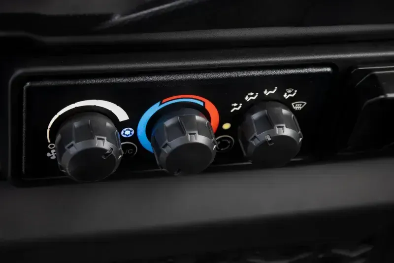 NEW 2026 CAN-AM DEFENDER MAX LIMITED CAB HD11 Image 37