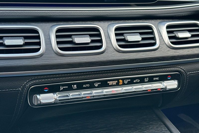 Used 2024 Mercedes-Benz GLE 53 AMGImage 25