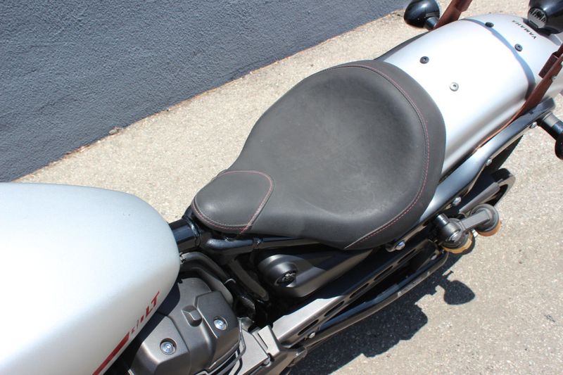 2020 Yamaha Bolt Image 8