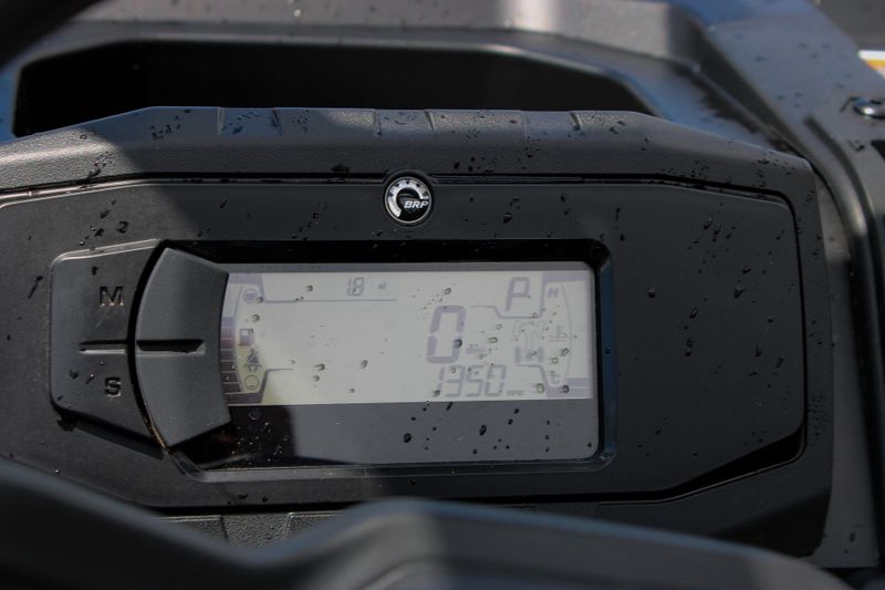 2025 Can-Am DEFENDER MAX DPS HD7 WILDLAND CAMO Image 22