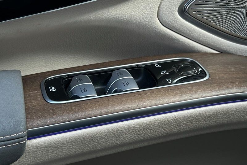 2022 Mercedes-Benz EQS 450Image 12