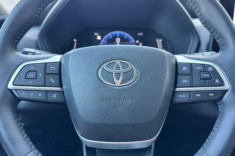 Used 2024 Toyota Grand Highlander XLEImage 23