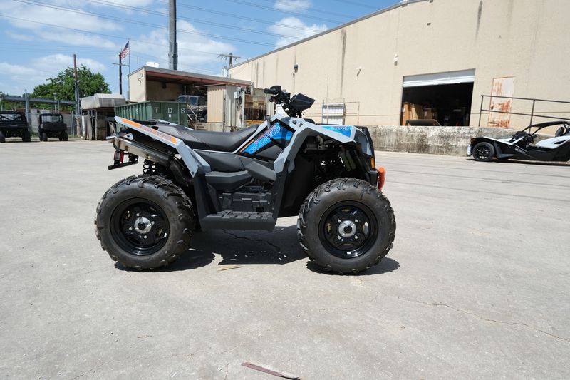 2024 Polaris SCRAMBLER 850 STORM GRAY AND RADAR BLUEImage 3