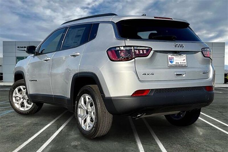 2025 Jeep Compass Latitude 4x4Image 2