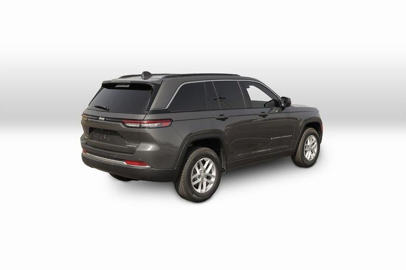 2025 Jeep Grand Cherokee LaredoImage 5