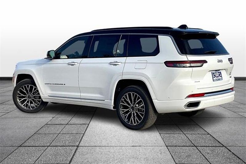 2025 Jeep Grand Cherokee L Summit Reserve 4x4Image 3