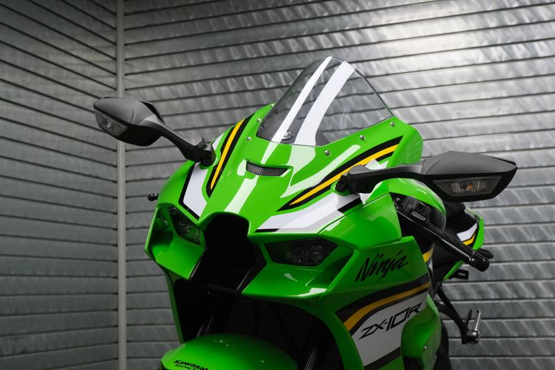 NEW 2025 KAWASAKI NINJA ZX10R KRT EDITION Image 9