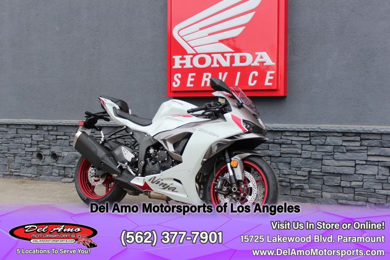 2025 Kawasaki NINJA ZX-6R Image 9