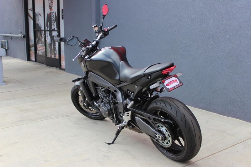 2023 Yamaha MT 09 Image 4