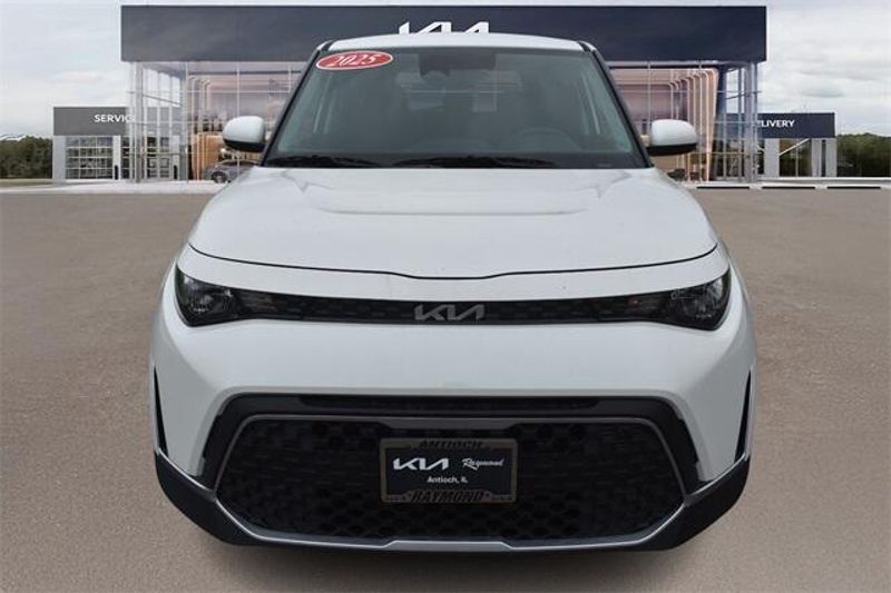 New 2025 Kia Soul LXImage 8