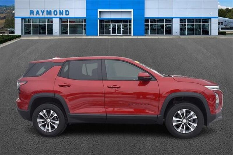 Used 2026 Chevrolet Equinox LTImage 2