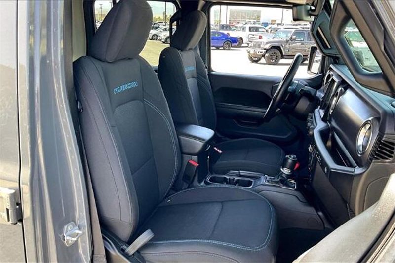 2022 Jeep Wrangler 4xE Unlimited Rubicon 4xeImage 6