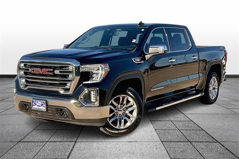 2019 GMC Sierra 1500 SLTImage 2