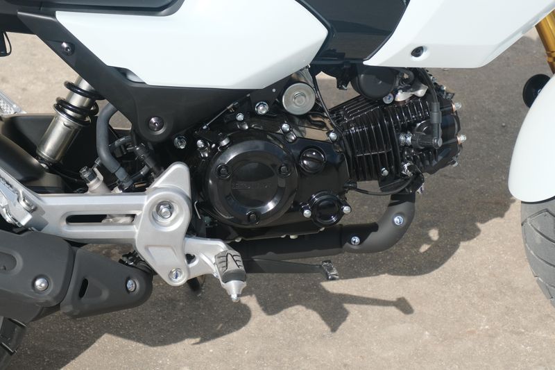 2026 Honda GROM PEARL WHITE Image 17