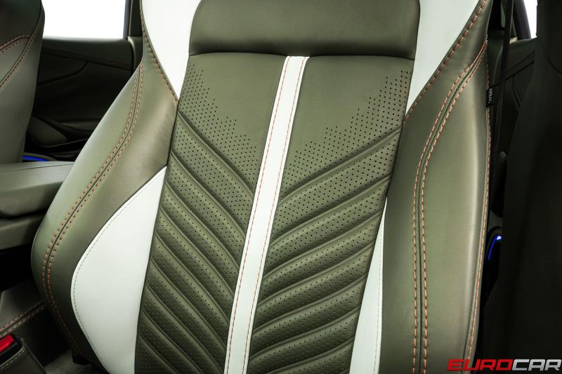 2023 Aston Martin DBX 707 *SPECIAL FACTORY PAINT * PANORAMIC ROOF*Image 41