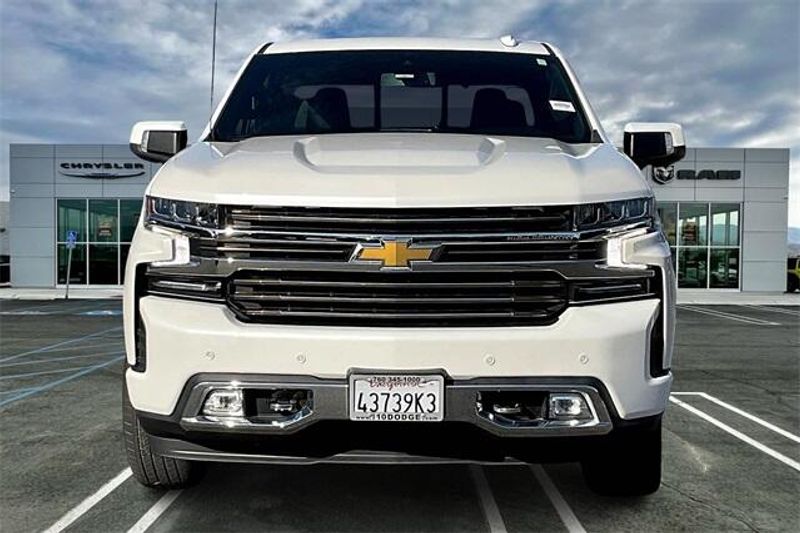 2022 Chevrolet Silverado 1500 LTD High CountryImage 2