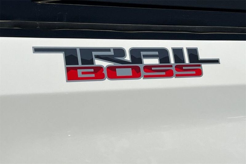 2025 Chevrolet Silverado 1500 Custom Trail Boss photo 24