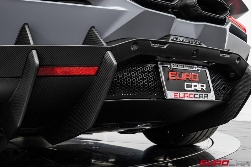 Used 2024 Lamborghini Revuelto *HUGE CARBON OPTIONS * FACTORY MATTE PAINT*Image 30