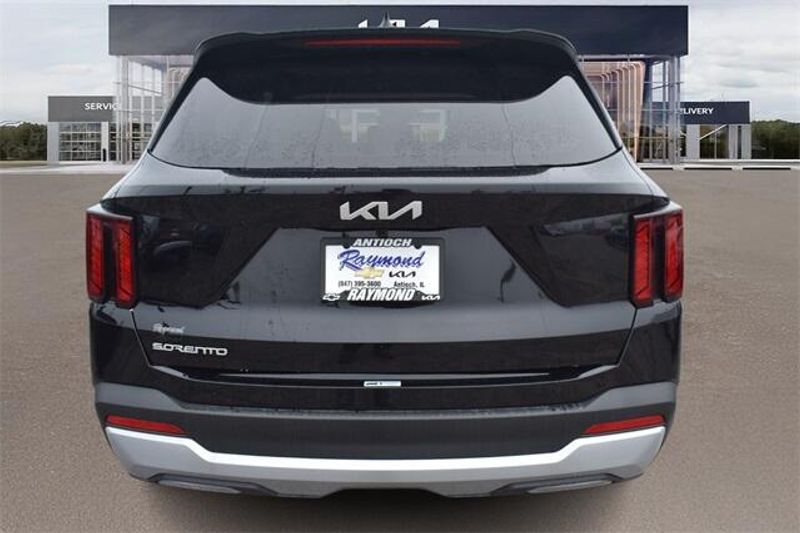 2024 Kia Sorento LXImage 4