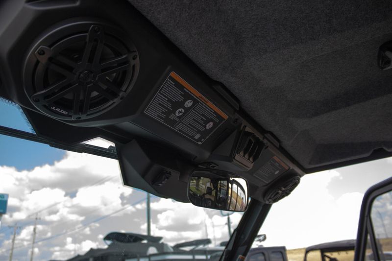 NEW 2026 CAN-AM DEFENDER MAX LIMITED CAB HD11 Image 46