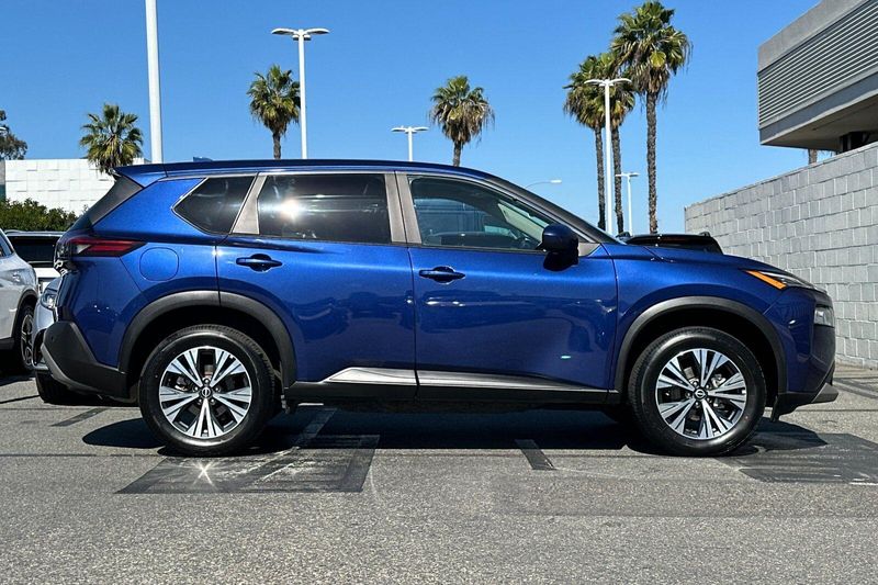 Used 2023 Nissan Rogue SVImage 3