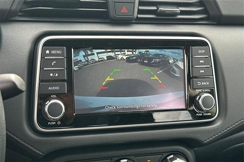 New 2025 Nissan Versa 1.6 SImage 15