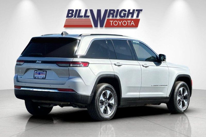 Used 2024 Jeep Grand Cherokee 4xeImage 3