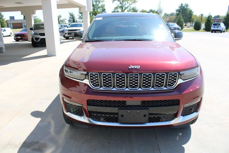 2025 Jeep Grand Cherokee L Summit Reserve photo 3