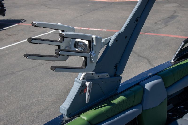 2023 MALIBU M220Image 52