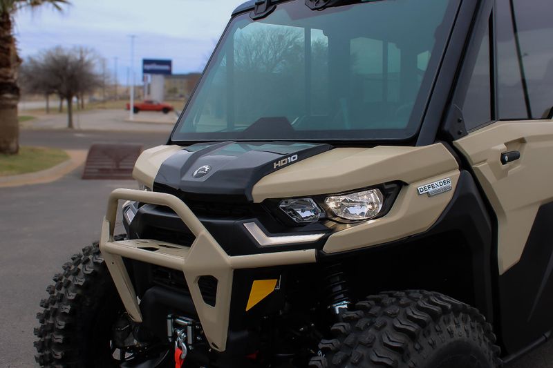 2025 Can-Am DEFENDER MAX LIMITED CAB HD10 DESERT TAN AND STEALTH BLACKImage 13