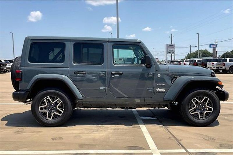 2024 Jeep Wrangler 4-door SaharaImage 16