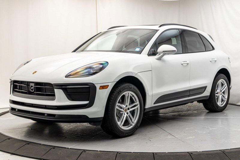 2024 Porsche Macan Image 1