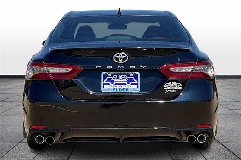 2019 Toyota Camry XLEImage 4