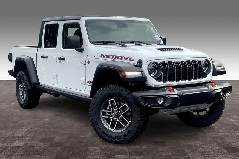 2025 Jeep Gladiator Mojave photo 2