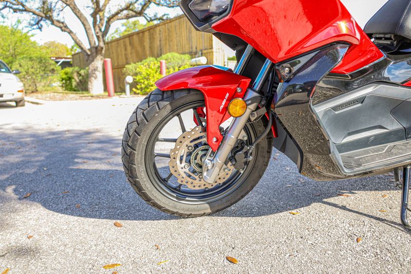USED 2022 HONDA ADV 150 Image 17