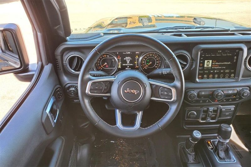 2022 Jeep Gladiator Overland photo 25