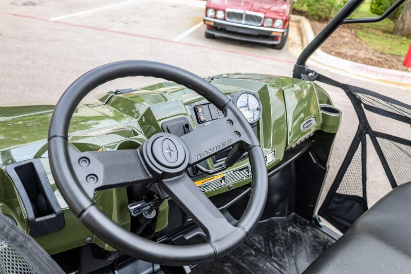 New 2025 Polaris RANGER CREW 570 FULLSIZE  SAGE GREEN Image 15